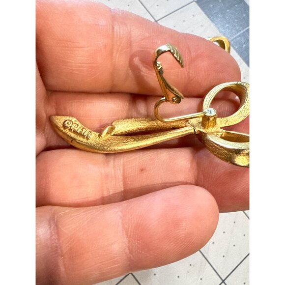 Vintage P.E.R. Gold-Tone Bow Clip-On Earrings Elegant Ribbon Design Womens Jewel - Picture 5 of 7